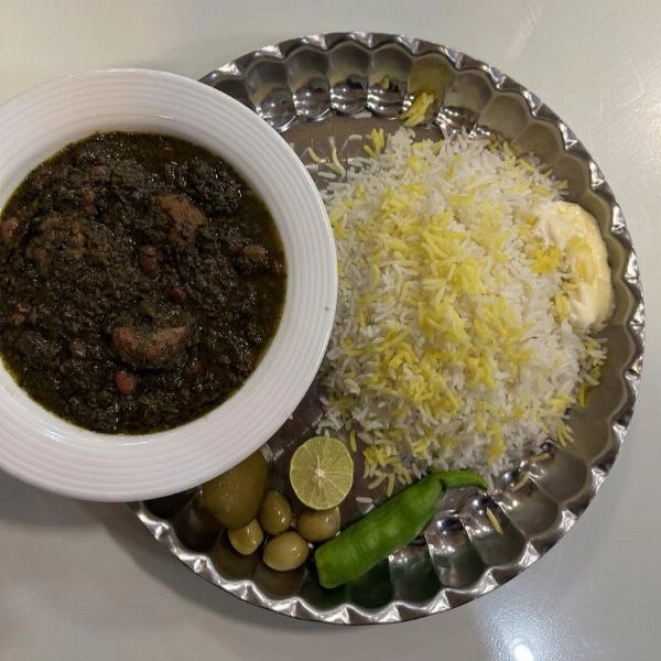 چلو خورشت قورمه سبزی قیمت ۱۶۰ تومان - 1